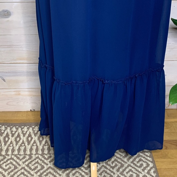 Navy Blue Sleeveless Maxi Dress with Embroidered Detailing and Keyhole Neckline - Picture 10 of 12